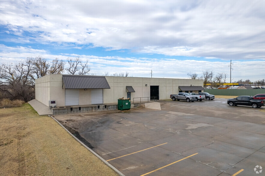 931 N Ann Arbor Ave, Oklahoma City, OK for lease - Building Photo - Image 2 of 6