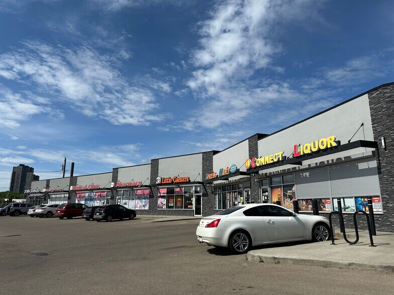 11244-11250 82 St NW, Edmonton, AB à louer - Photo du bâtiment - Image 2 de 5