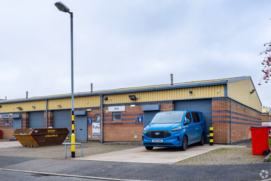 Flynn Row, Stoke On Trent for lease - Primary Photo - Image 1 of 3