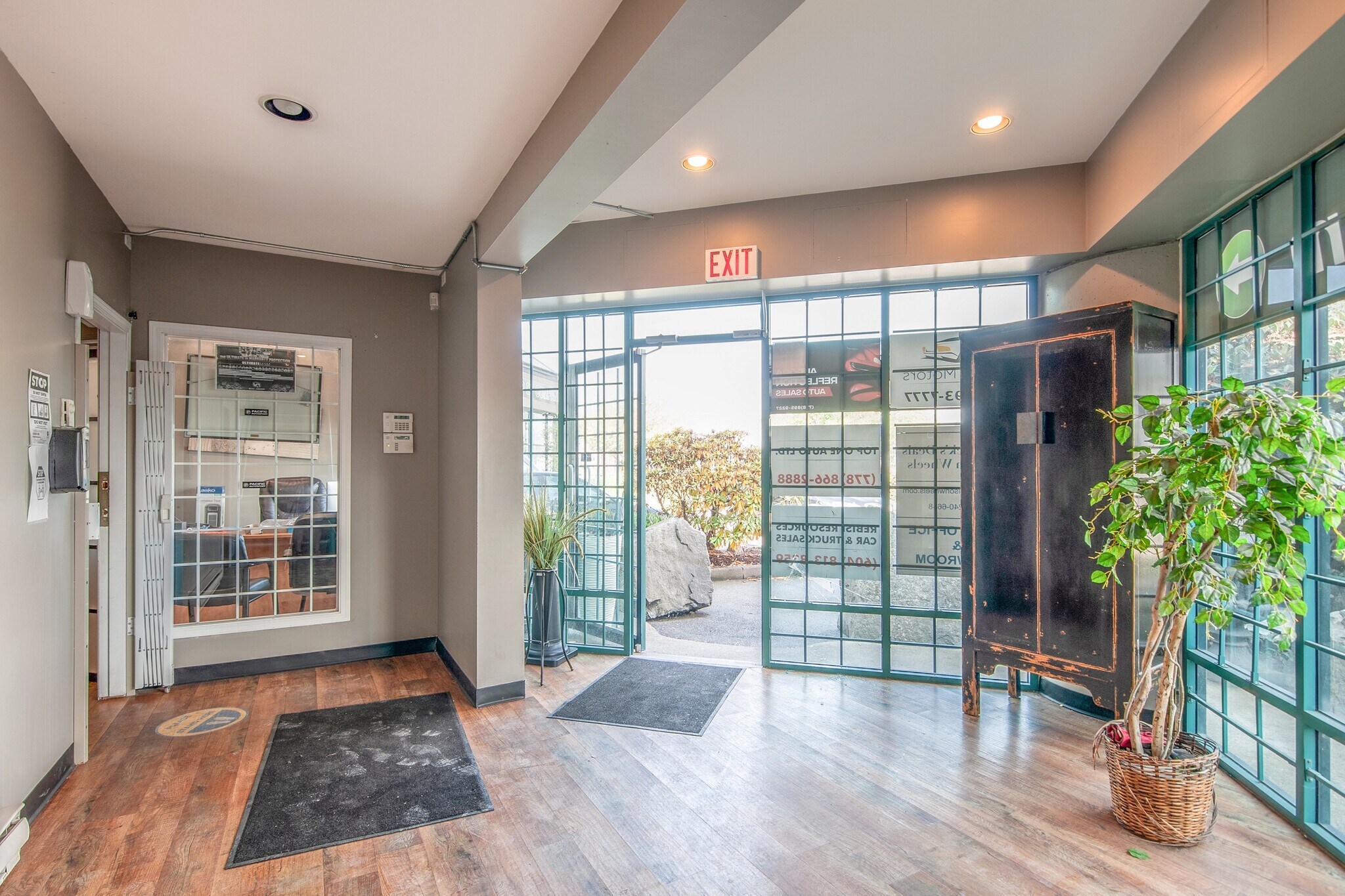 21320 Westminster Hwy, Richmond, BC à vendre Photo intérieure- Image 1 de 1