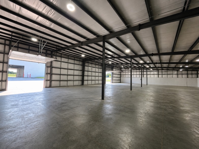 1577 Freedom Market Pl, Edmond, OK for lease - Interior Photo - Image 3 of 7