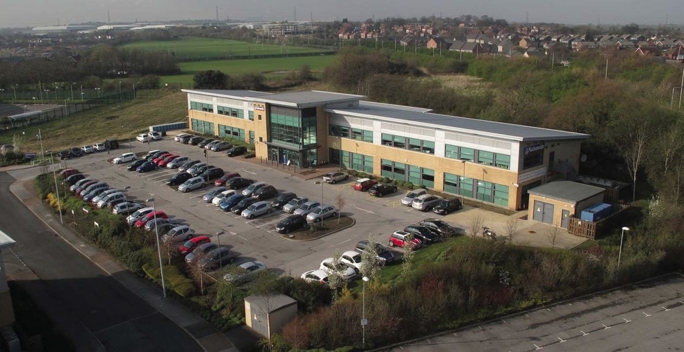 3 Red Hall Cres, Wakefield for lease - Building Photo - Image 2 of 6