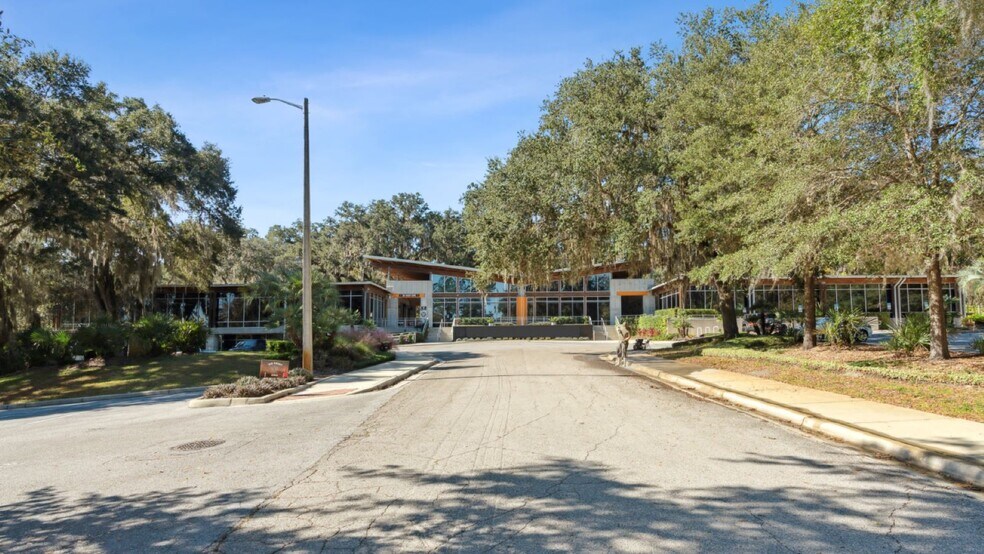 7600 Nw 5th Pl, Gainesville, FL à vendre - Photo du bâtiment - Image 2 de 10