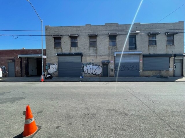 16-24 Centre St, Ridgewood, NY à louer - Photo du bâtiment - Image 2 de 16