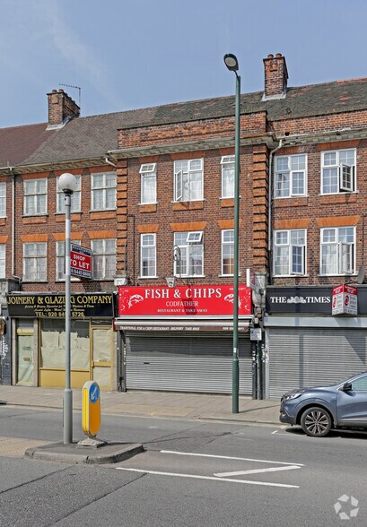 1183 Finchley Rd, Londres à louer - Photo du bâtiment - Image 3 de 3