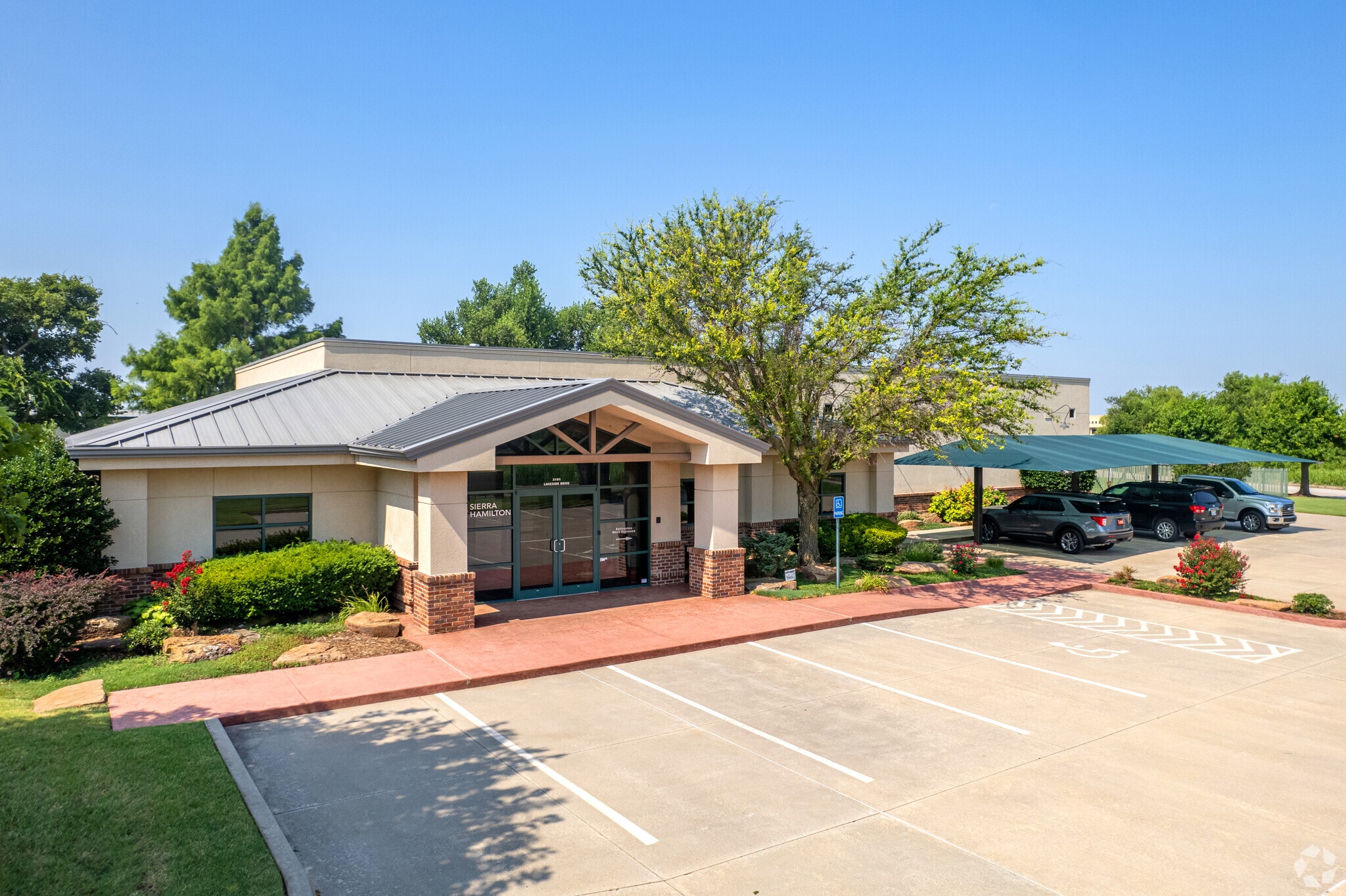 3101 S Lakeside Dr, Oklahoma City, OK à louer Photo principale- Image 1 de 15