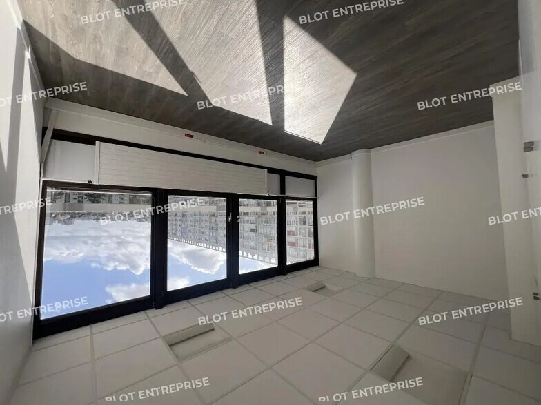 Bureau dans Rennes à louer - Photo du bâtiment - Image 2 de 10