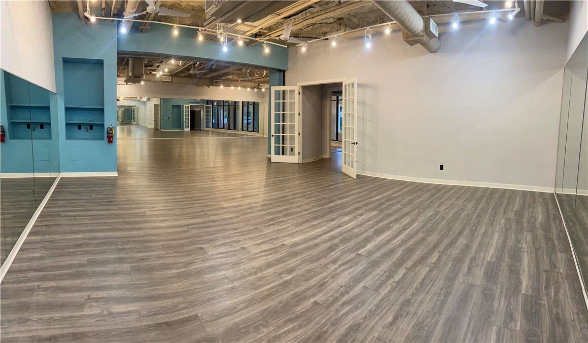 1675 Cumberland Parkway - Unit 202-203-Bld 200, Smyrna, GA 30080 - Unité 2 - - Photo intérieure - Image 1 of 15