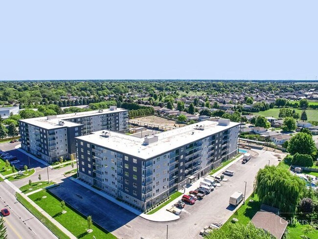 Plus de détails pour 550 Park Av W, Chatham, ON - Multi-résidentiel à vendre