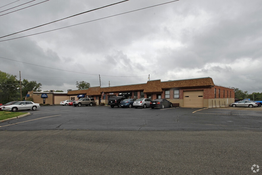 3047 Bartold Ave, Maplewood, MO for lease - Primary Photo - Image 1 of 7