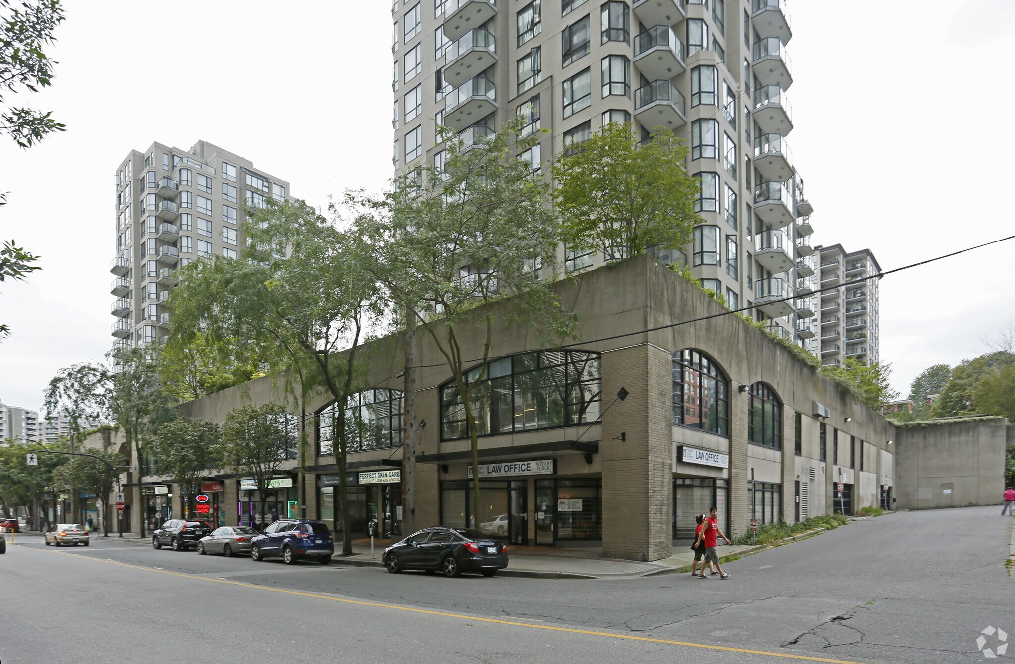 889 Carnarvon St, New Westminster, BC à louer Photo principale- Image 1 de 24