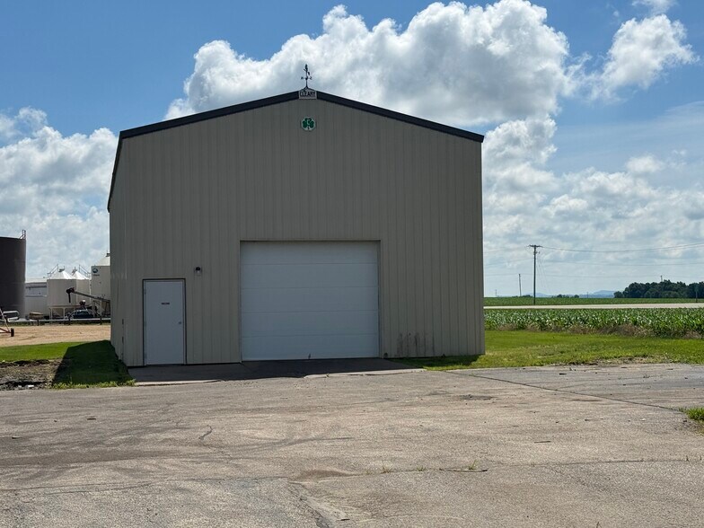 2000 Industrial Park Rd, Lancaster, WI à vendre - Photo du bâtiment - Image 3 de 9