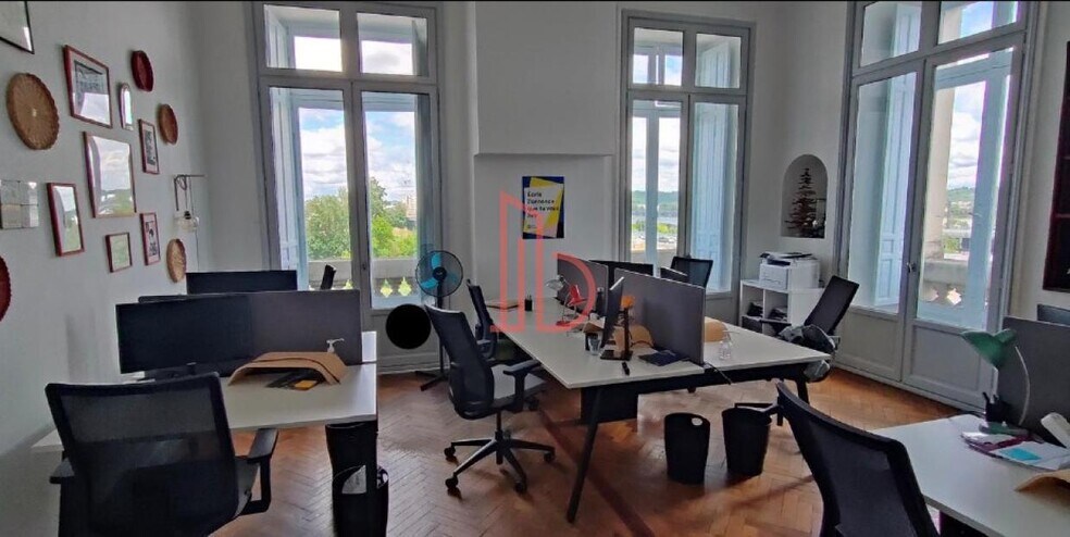 Bureau dans Bordeaux à louer - Photo intérieure - Image 1 de 4