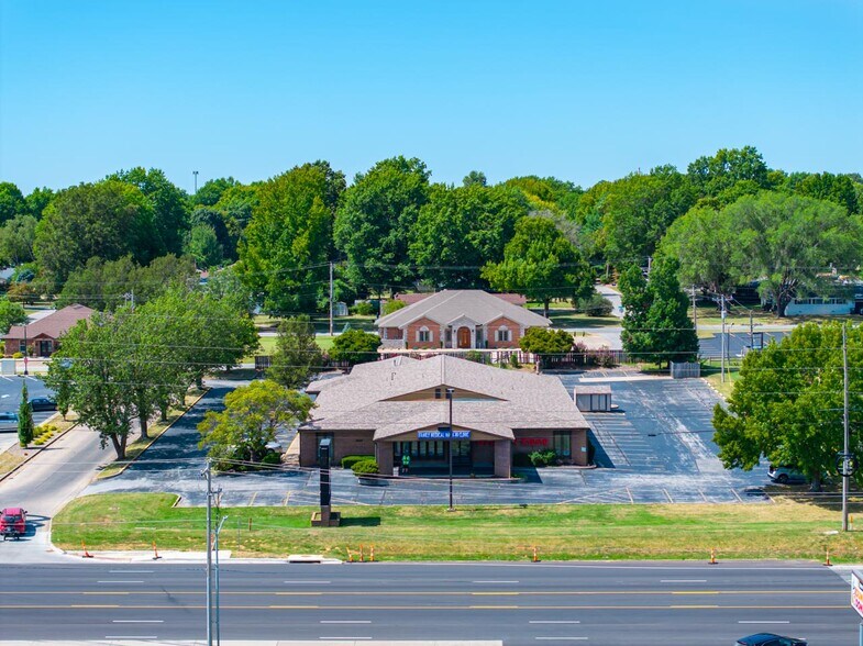 Campbell Ave, Springfield, MO for sale - Building Photo - Image 2 of 8