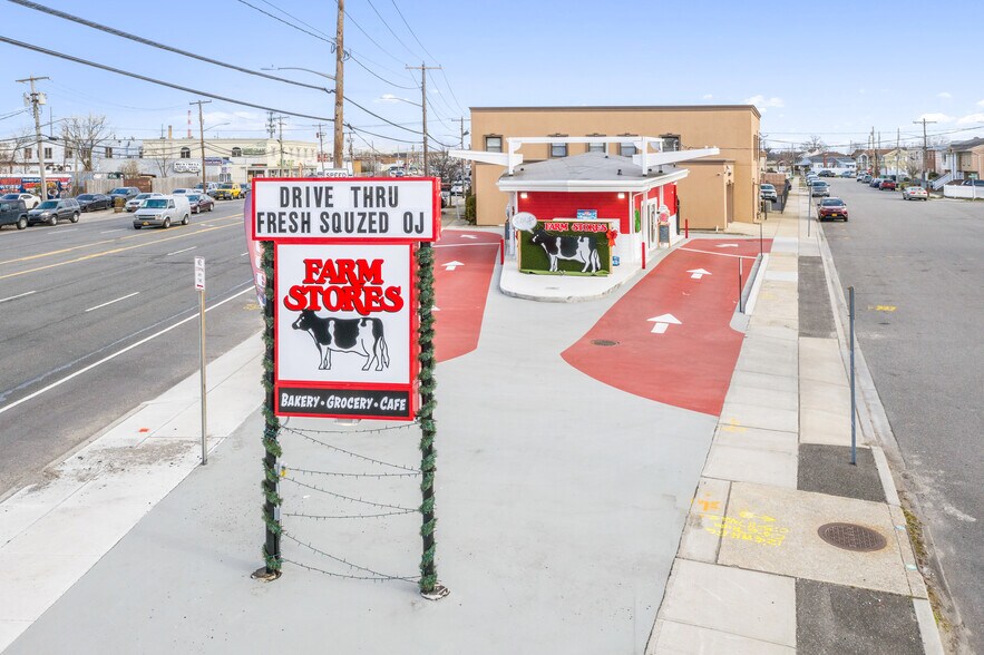 4451 Austin Blvd, Island Park, NY for sale - Building Photo - Image 3 of 19