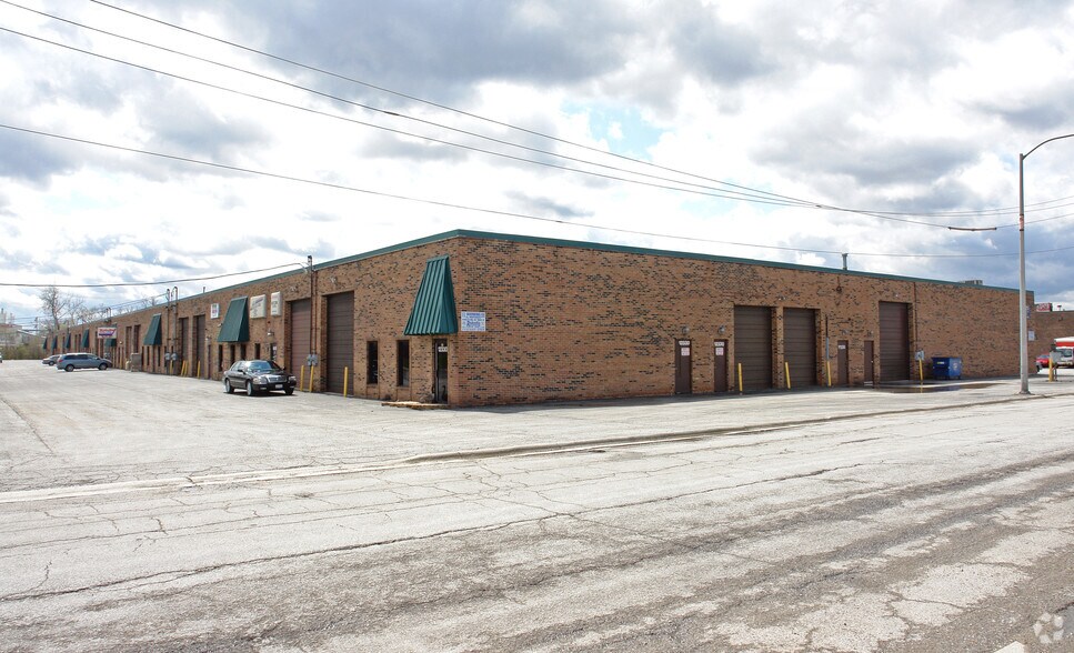 12330-12358 S Latrobe Ave, Alsip, IL à louer - Photo du bâtiment - Image 3 de 10