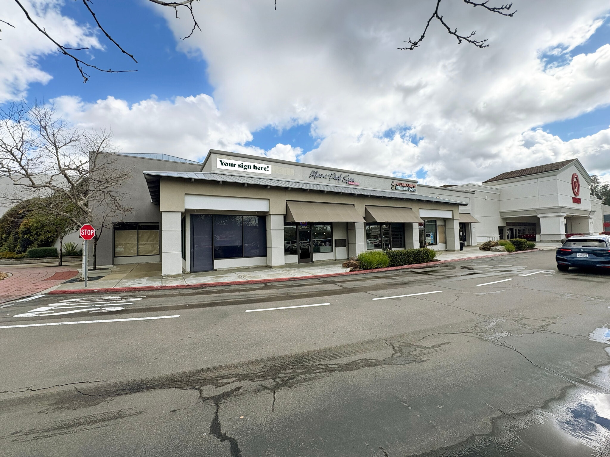 14823 Pomerado Rd, Poway, CA à louer Photo du bâtiment- Image 1 de 2