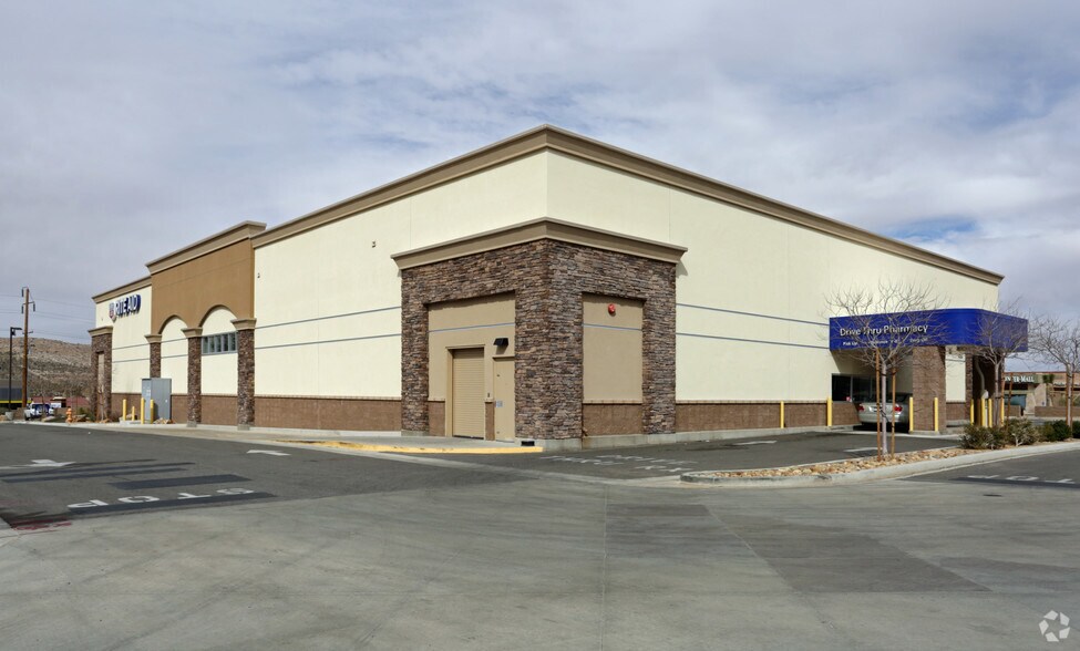 57701 29 Palms Hwy, Yucca Valley, CA à vendre - Photo du bâtiment - Image 2 de 15