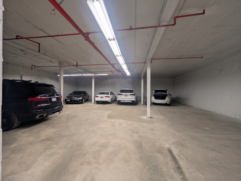 8681 18th Ave, Brooklyn, NY for lease - Building Photo - Image 3 of 5