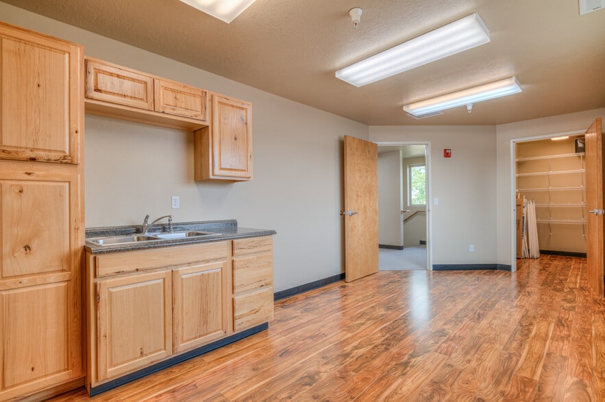62958 NE Layton Ave, Bend, OR à vendre - Photo du bâtiment - Image 3 de 44