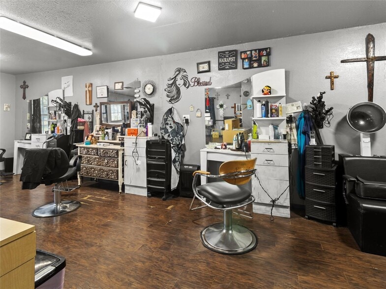 208 W 1st Ave, Corsicana, TX for sale - Building Photo - Image 3 of 17