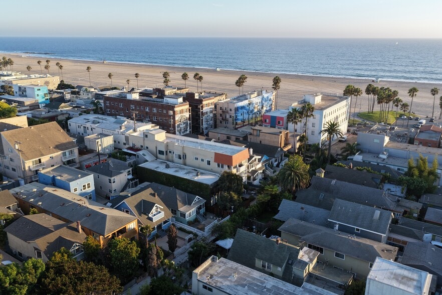 34 Dudley Ave, Venice, CA for sale - Building Photo - Image 2 of 8