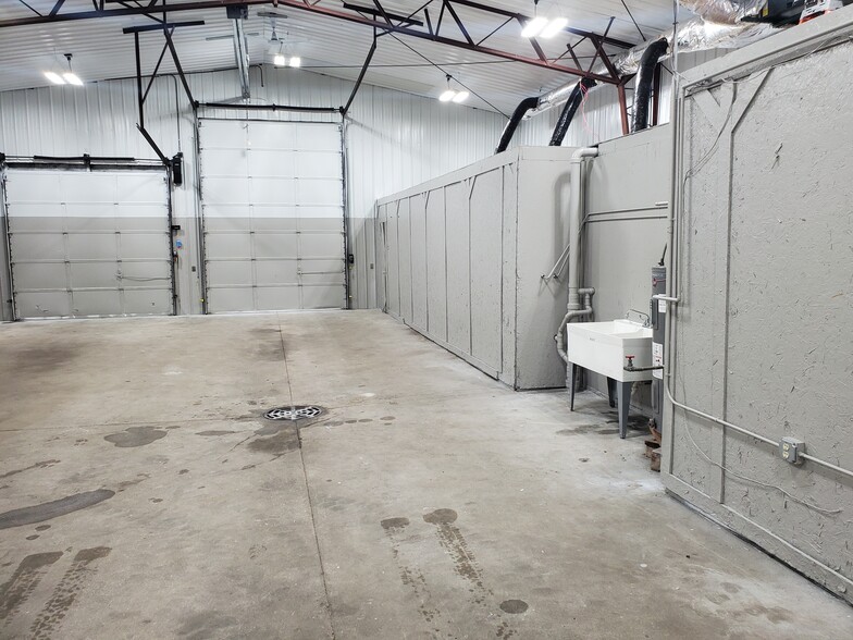 117 N Oakridge Dr, North Prairie, WI for lease - Building Photo - Image 2 of 9