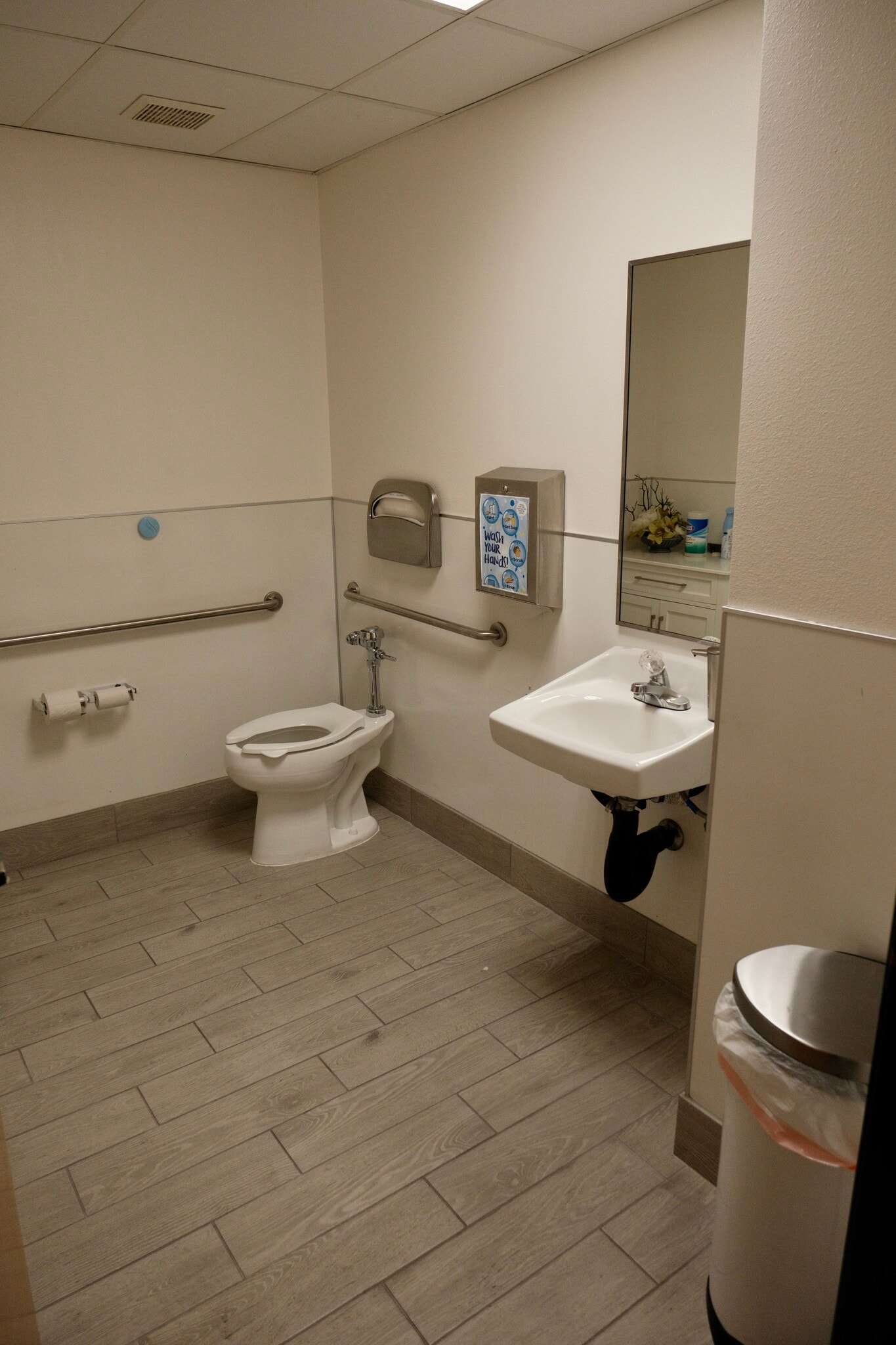 558 Amapola Ave, Torrance, CA for lease Interior Photo- Image 1 of 6
