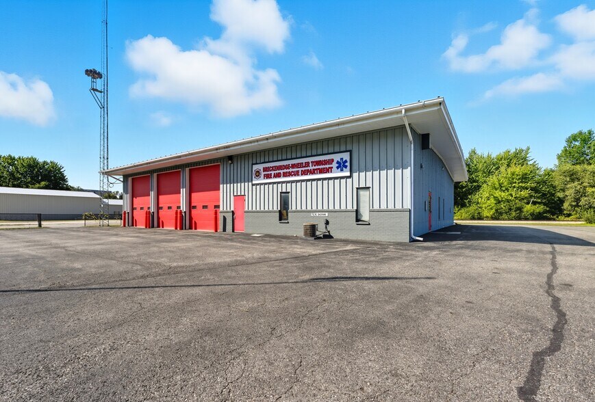 513 E Saginaw St, Breckenridge, MI à vendre - Photo du bâtiment - Image 3 de 23