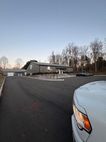 7765 Milhouse Rd, Indianapolis, IN à louer - Photo du bâtiment - Image 2 de 6