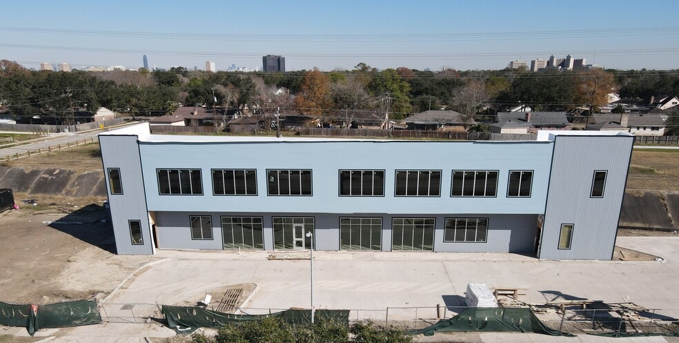 7511 S Gessner Rd, Houston, TX à louer - Photo du bâtiment - Image 1 de 8