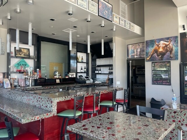 11955 W Washington Blvd, Los Angeles, CA à louer - Photo intérieure - Image 2 de 24