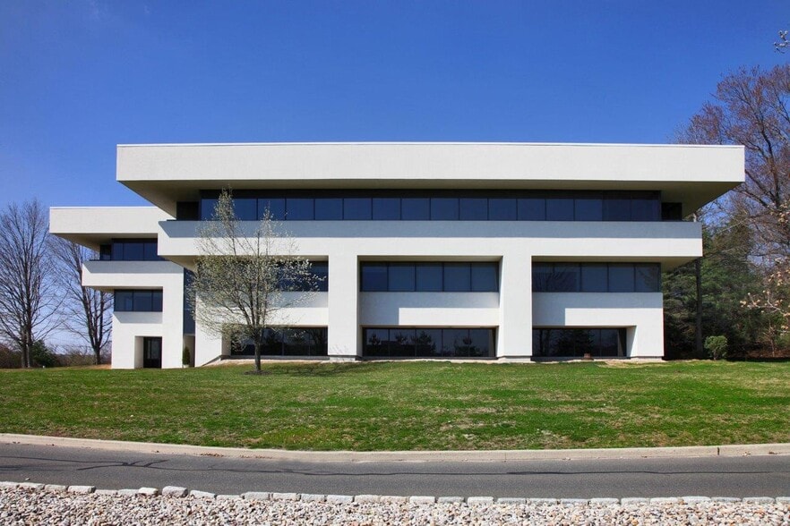 4 Mountainview Ter, Danbury, CT à louer - Photo du bâtiment - Image 2 de 18