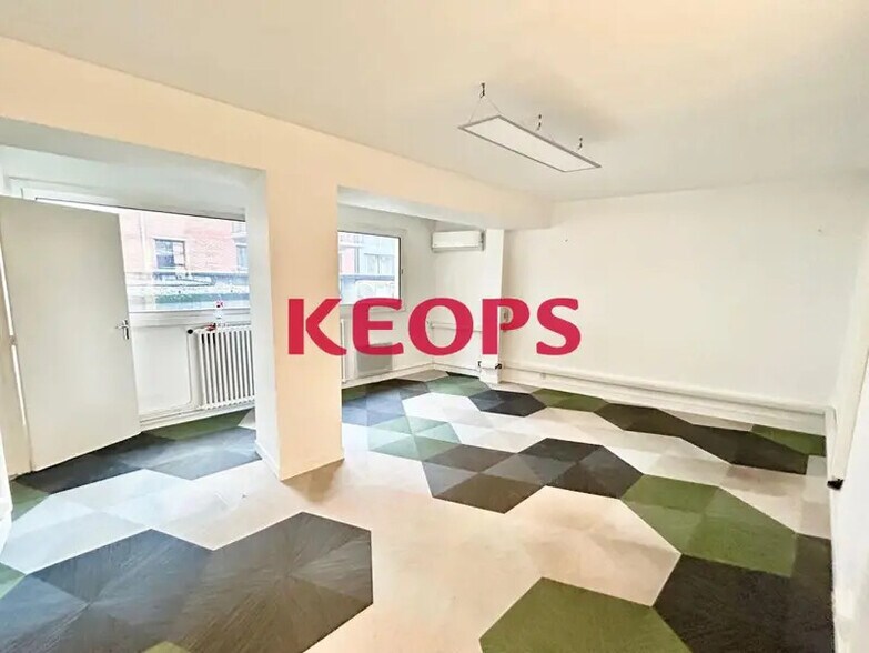 Office in Toulouse for lease - Interior Photo - Image 2 of 7