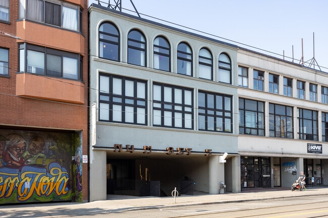 More details for 1305 Dundas St W, Toronto, ON - Office/Retail for Lease