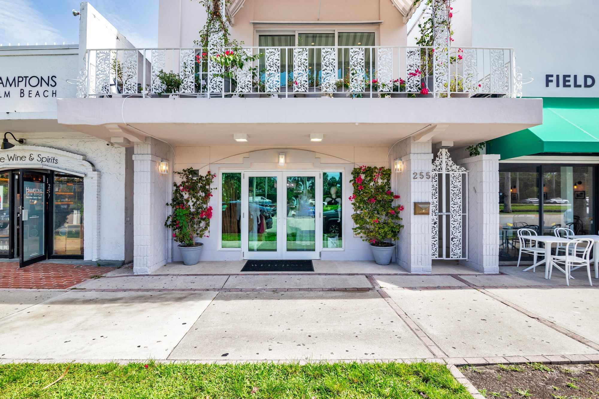 255 Royal Poinciana Way, Palm Beach, FL for lease Building Photo- Image 1 of 21
