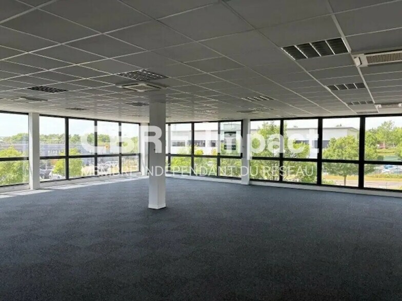 Office in Reims for lease - Building Photo - Image 2 of 8