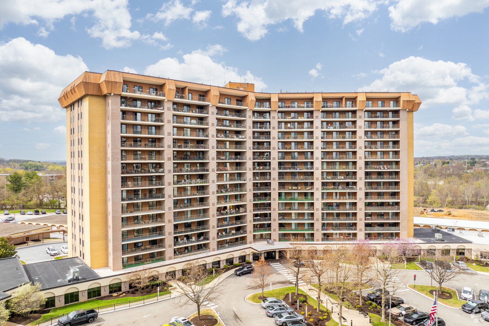 2000 Valley Forge Cir, King Of Prussia, PA à vendre Photo principale- Image 1 de 8