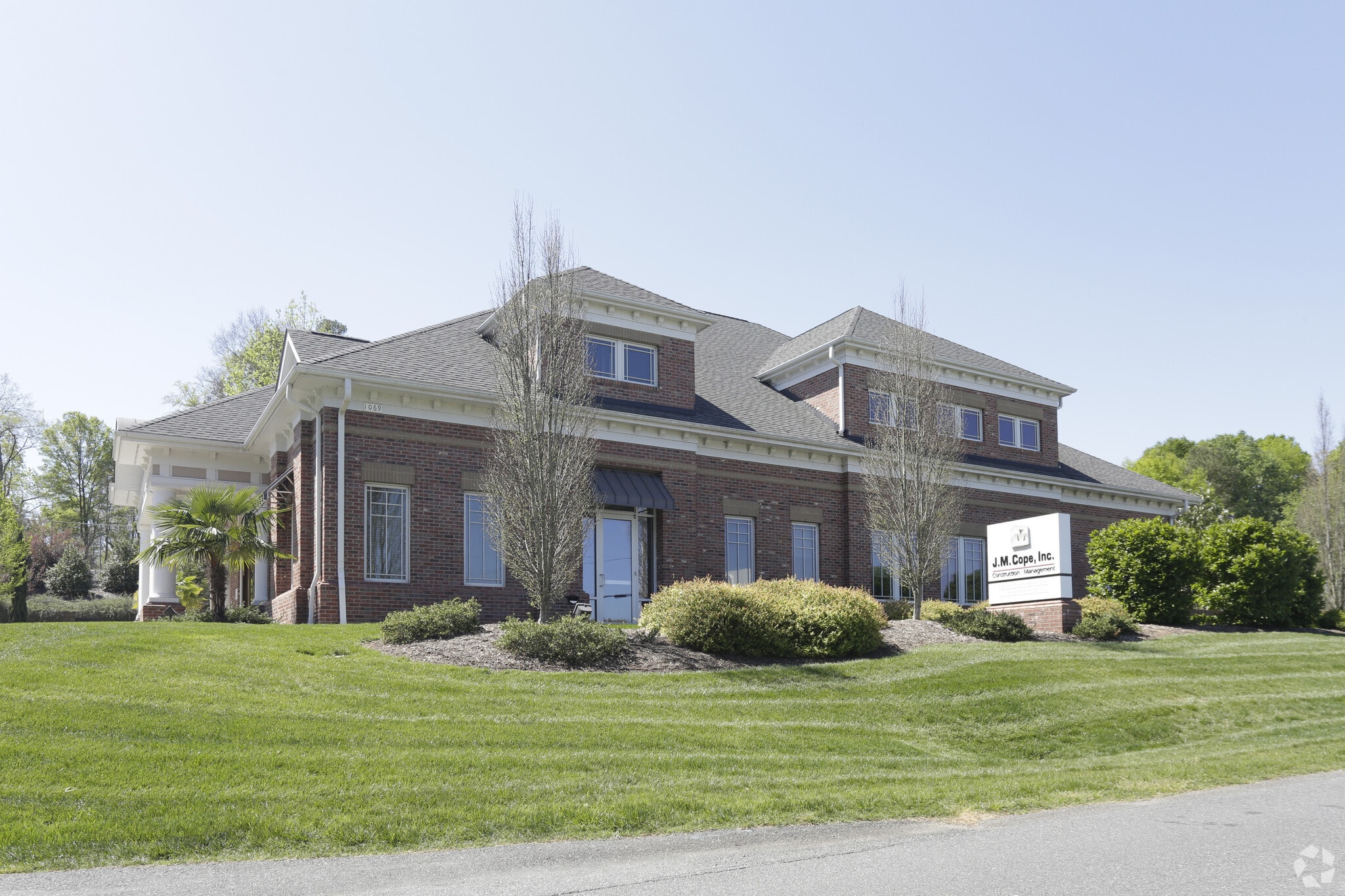 1069 Bayshore Dr, Rock Hill, SC for lease Building Photo- Image 1 of 10