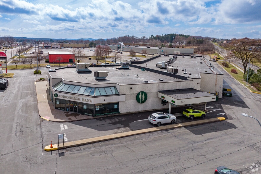 4671-4697 Commercial Dr, New Hartford, NY for lease - Building Photo - Image 2 of 12