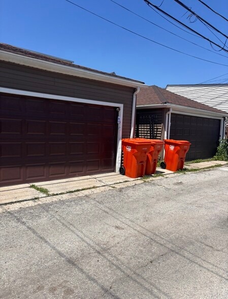 2209 N Mango Ave, Chicago, IL for sale - Building Photo - Image 3 of 24