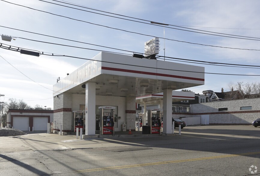 186 Appleton St, Lowell, MA à vendre - Photo du bâtiment - Image 3 de 11