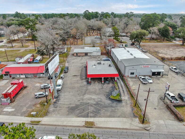 1612 N Frazier St, Conroe, TX à louer - Aérien - Image 2 de 18