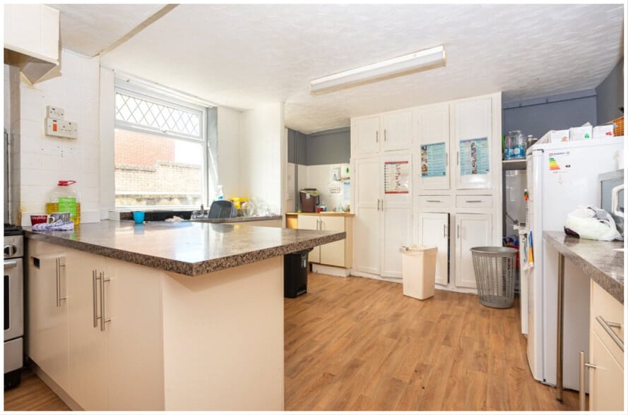 Station Rd, Caernarfon for sale - Interior Photo - Image 2 of 4