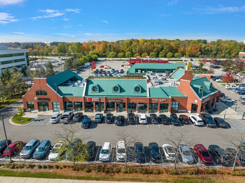 5365-5407 Crooks Rd, Troy, MI à louer - Photo du bâtiment - Image 3 de 4