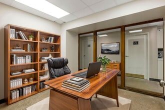 2330 Victory Pky, Cincinnati, OH for lease Interior Photo- Image 2 of 12