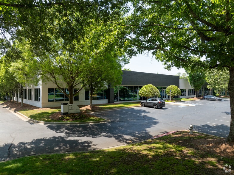 11560 Great Oaks Way, Alpharetta, GA for lease - Primary Photo - Image 1 of 23