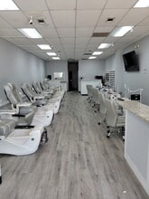 8438 Old Hickory Trl, Dallas, TX for lease Interior Photo- Image 2 of 5