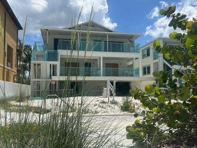 Plus de détails pour 19310 Gulf Blvd, Indian Shores, FL - Multi-résidentiel à vendre