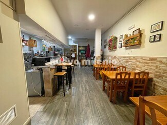 Plus de détails pour Multi-résidentiel à vendre